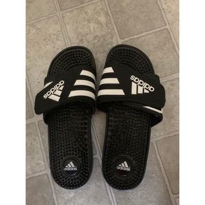 Black Adidas Slides / Adissage Slides / 6 women’s